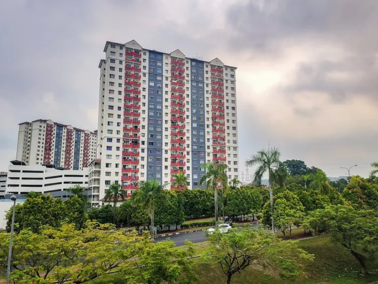Apartment Vista Pinggiran Seri Kembangan