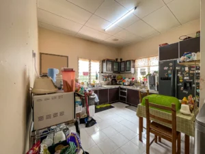 Dapur kering banglo setingkat Villa Rimbawan, Seri Kembangan