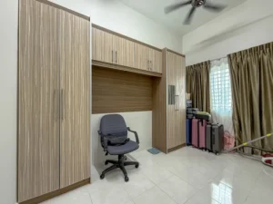 Townhouse Desa Jati Nilai - bilik tidur digunakan sebagai stor