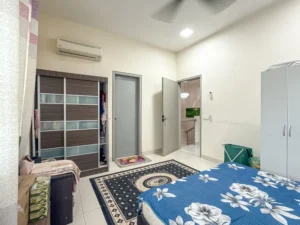 Bilik tidur kedua dengan aircond, Teres 2 Tingkat Nilai Impian Laman Kenanga, Nilai