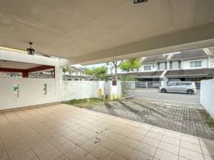 Fasad hadapan dan carport, Teres 2 Tingkat Nilai Impian Laman Kenanga, Nilai