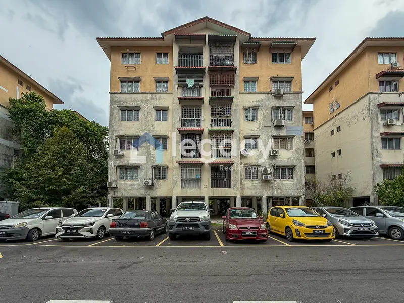 Fasad hadapan Apartment Gugusan Mawar, Kota Damansara, listing hartanah Ejen Syakir Zainol