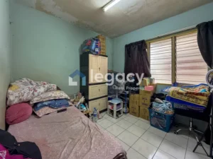 Bilik tidur kedua apartment Gugusan Mawar Kota Damansara