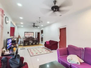 Ruang tamu lanjutan banglo setingkat Taman Kota Perdana