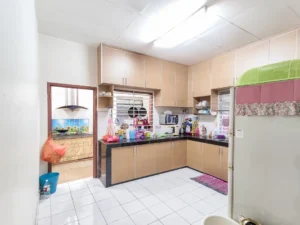 Dapur basah dengan kabinet banglo Kota Perdana Seri Kembangan