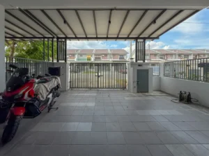 Porch dan carport rumah teres 2 tingkat Taman M Aruna Rawang, listing hartanah Ejen Syakir Zainol
