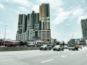 Fasad luar bangunan servis apartment Silk Sky Balakong, listing hartanah Ejen Syakir Zainol