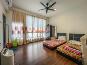 Bilik tidur utama servis apartment Silk Sky Balakong, listing hartanah Ejen Syakir Zainol