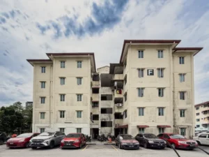 Fasad hadapan blok F Flat Taman Cheras Utama, Cheras, listing hartanah Ejen Syakir Zainol