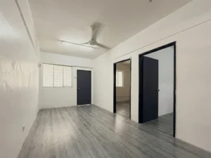 Ruang tamu dan laluan bilik flat Taman Cheras Utama, Cheras selepas refurbishment