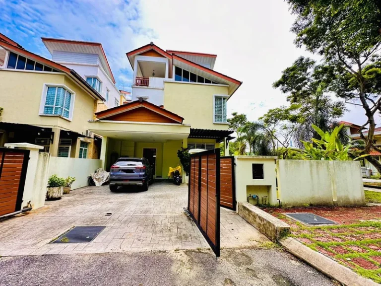 Banglo Sudut 3 Tingkat Seksyen 4 Shah Alam