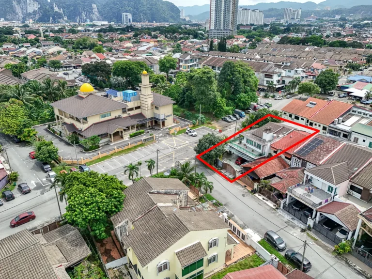 Rumah Teres Taman Melewar Indah Batu Caves Corner Lot Freehold