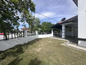 Semi-D lot sudut Bukit Mahkota Bangi, ruang tanah tambahan