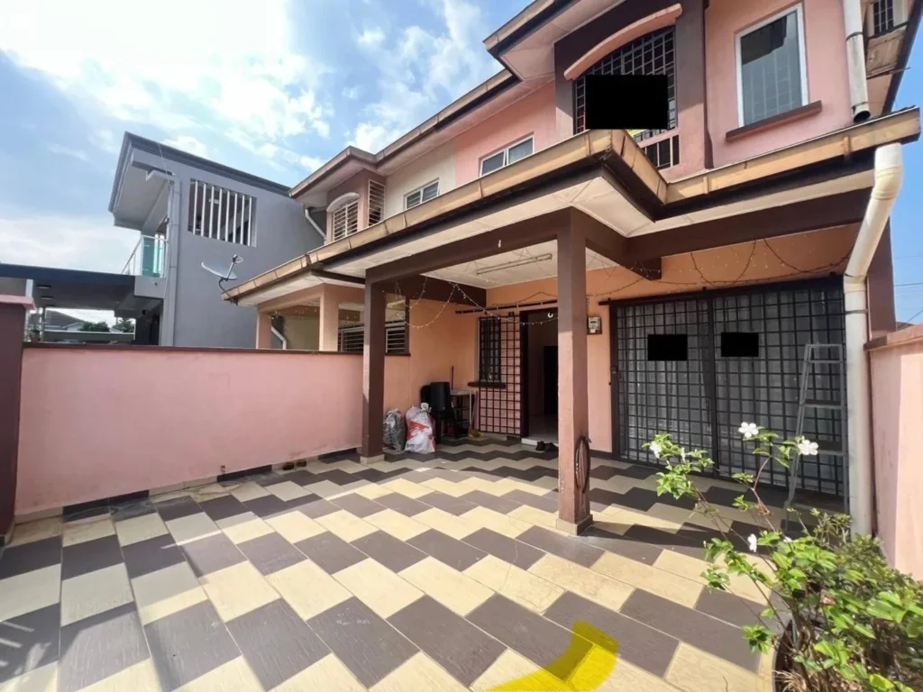 Teres Taman Lestari Putra LEP 6 Seri Kembangan End Lot — Taman Lestari Putra LEP 6, Seri Kembangan