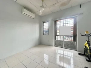 Teres Taman Lestari Putra LEP 6 Seri Kembangan End Lot — foto 9